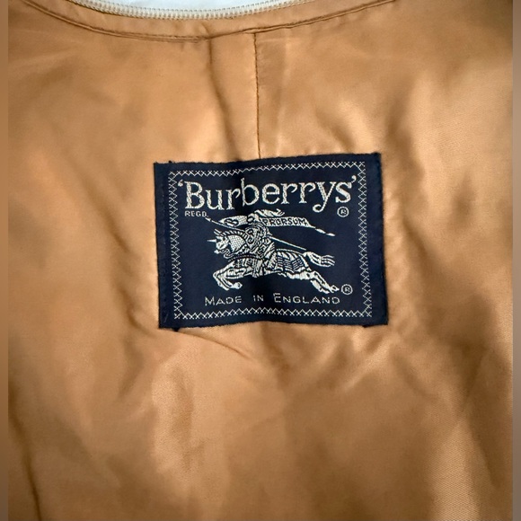 Burberry - Picture 5 of 7